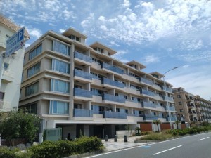 藤沢市片瀬海岸、マンションの外観画像です