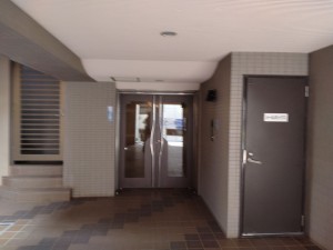 藤沢市片瀬海岸、マンションのエントランス画像です