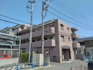 藤沢市川名、マンションの外観画像です