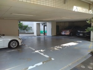 藤沢市南藤沢、マンションの駐車場画像です