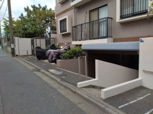 藤沢市片瀬海岸、マンションのエントランス画像です