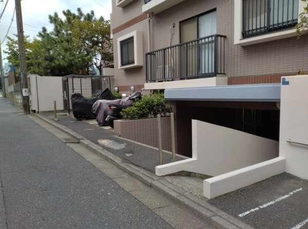 藤沢市片瀬海岸、マンションのエントランス画像です