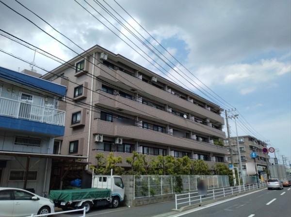 藤沢市辻堂、マンションの外観画像です