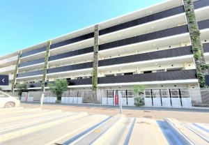 藤沢市辻堂西海岸、マンションの外観画像です