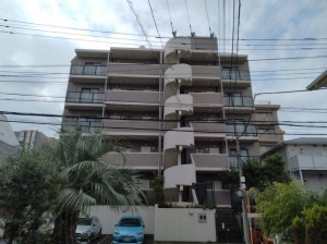 藤沢市片瀬海岸、マンションの外観画像です