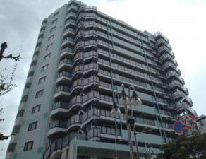 藤沢市藤沢、マンションの外観画像です
