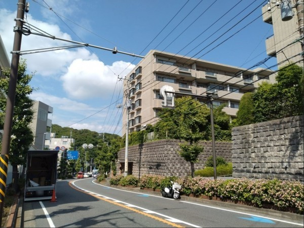 藤沢市片瀬海岸、マンションの外観画像です