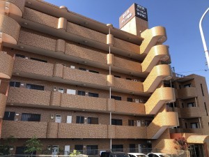 藤沢市藤沢、マンションの外観画像です