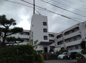 藤沢市辻堂太平台、マンションの外観画像です