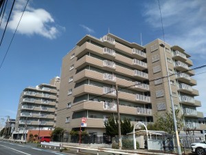 藤沢市鵠沼海岸、マンションの外観画像です
