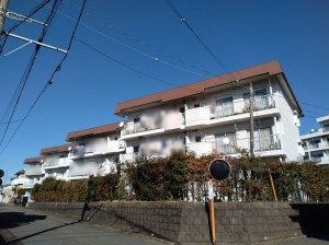 藤沢市弥勒寺、マンションの外観画像です