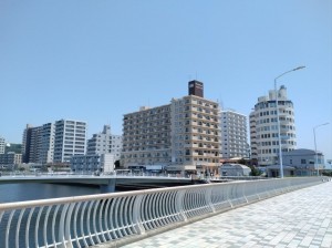 藤沢市片瀬海岸、マンションの外観画像です