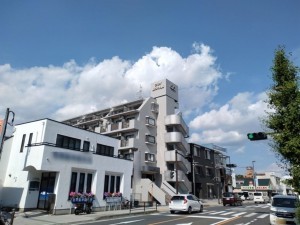 藤沢市藤沢、マンションの外観画像です