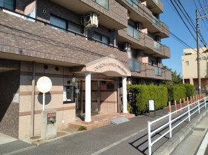 藤沢市辻堂、マンションのエントランス画像です