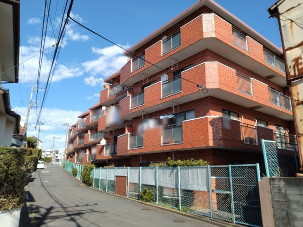 藤沢市弥勒寺、マンションの画像です