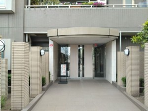 藤沢市辻堂西海岸、マンションのエントランス画像です