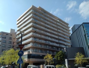 藤沢市藤沢、マンションの外観画像です