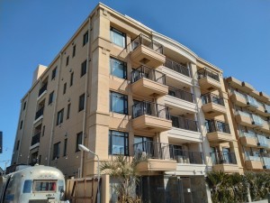 藤沢市片瀬海岸、マンションの外観画像です