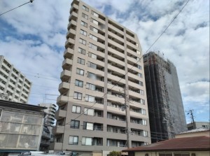 藤沢市藤沢、マンションの外観画像です