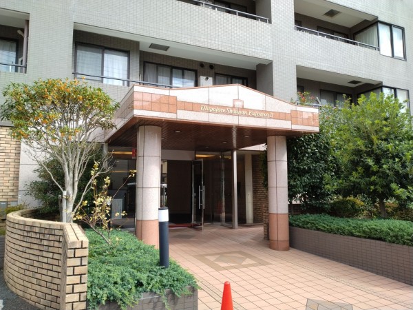 藤沢市藤沢、マンションのエントランス画像です