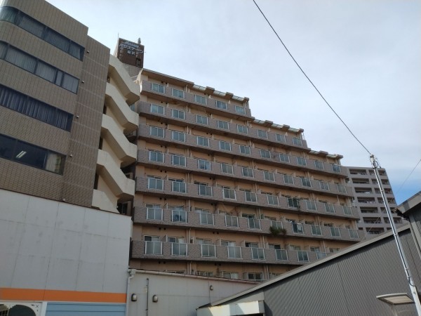 藤沢市藤沢、マンションの外観画像です