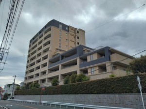 藤沢市大鋸、マンションの外観画像です