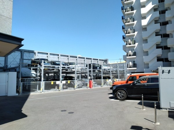 藤沢市辻堂新町、マンションの駐車場画像です