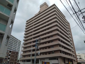 藤沢市藤沢、マンションの外観画像です