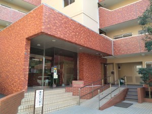 藤沢市片瀬海岸、マンションのエントランス画像です