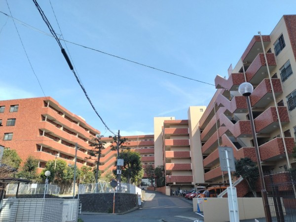 藤沢市片瀬海岸、マンションの外観画像です