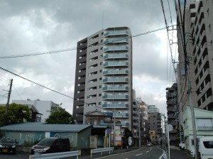 藤沢市藤沢、マンションの外観画像です