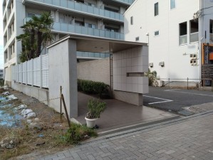 藤沢市片瀬海岸、マンションのエントランス画像です