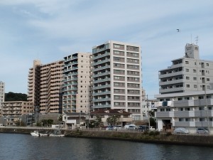 藤沢市片瀬海岸、マンションの外観画像です