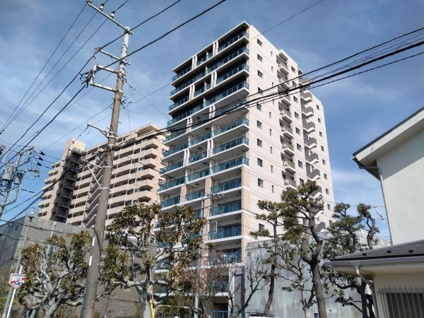 藤沢市片瀬海岸、マンションの外観画像です
