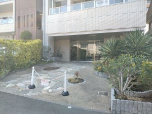 藤沢市片瀬海岸、マンションのエントランス画像です