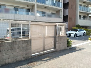 藤沢市片瀬海岸、マンションの駐車場画像です