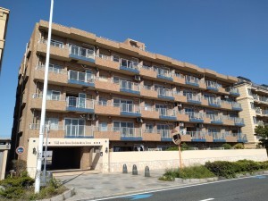 藤沢市片瀬海岸、マンションの外観画像です