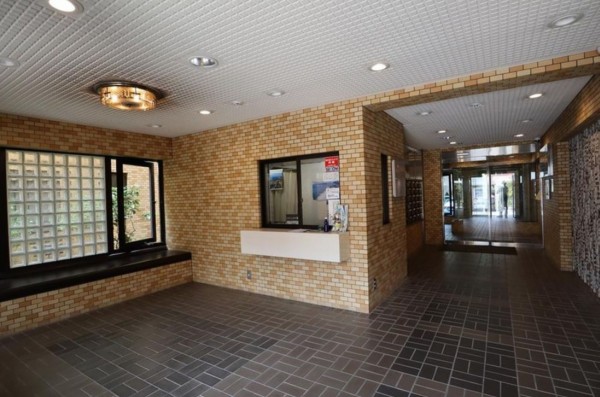 藤沢市藤沢、マンションのエントランス画像です