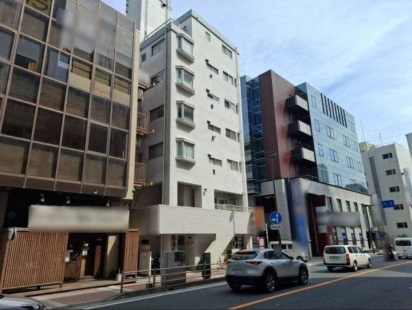 藤沢市南藤沢、マンションの前面道路を含む現地写真画像です
