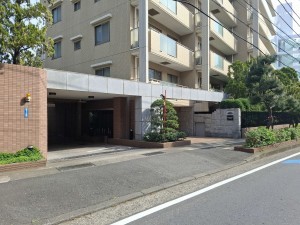 藤沢市片瀬海岸、マンションのエントランス画像です