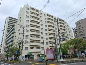 藤沢市鵠沼石上、マンションの画像です
