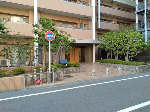 藤沢市藤沢、マンションのエントランス画像です