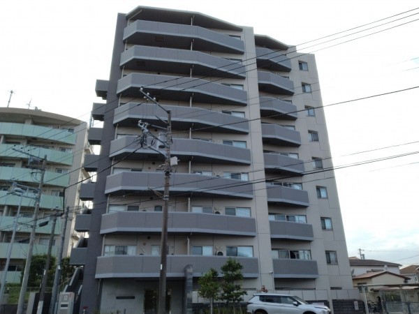 藤沢市片瀬、マンションの外観画像です