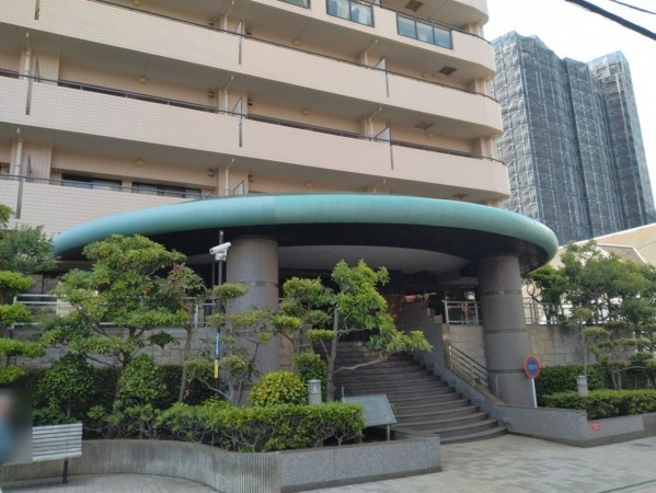 藤沢市片瀬海岸、マンションのエントランス画像です