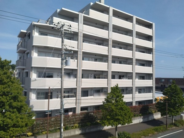 藤沢市並木台、マンションの外観画像です