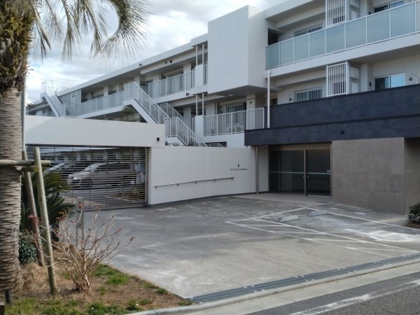 藤沢市辻堂東海岸、マンションのエントランス画像です