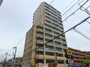 藤沢市片瀬海岸、マンションの外観画像です