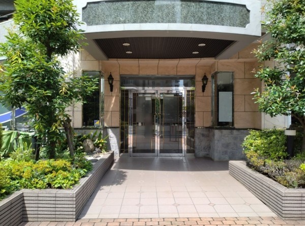 藤沢市藤沢、マンションのエントランス画像です