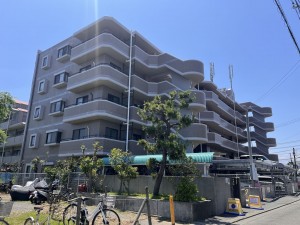 藤沢市辻堂西海岸、マンションの外観画像です