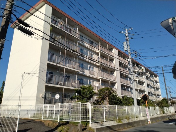 藤沢市大鋸、マンションの外観画像です